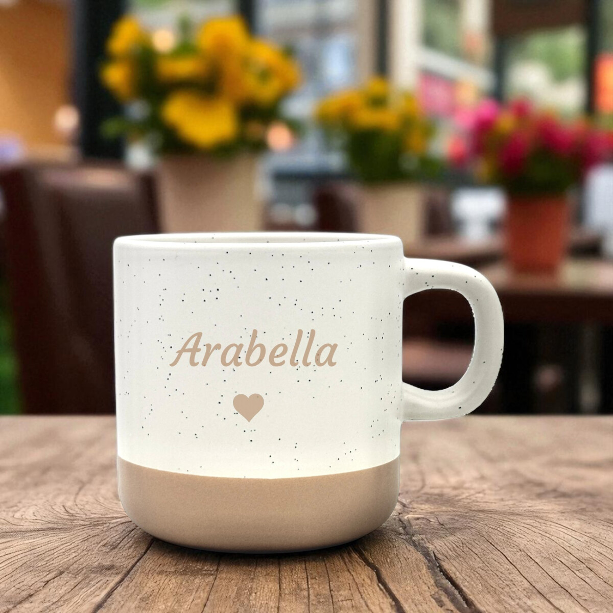 Steingut Tasse personalisiert mit Wunschnamen und Herz